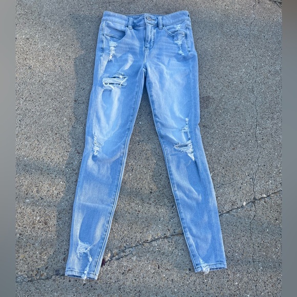 American Eagle Outfitters Light Washed Ripped Skinny Jeans - Picture 1 of 3
